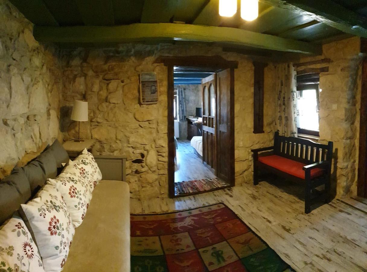 Pensiunea Casa Dacilor Podeni المظهر الخارجي الصورة